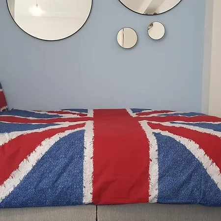 Entire Studio Aptartment On Main Edgware Road, Near Marble Arch, Oxford Street And Hyde Park London Exterior photo
